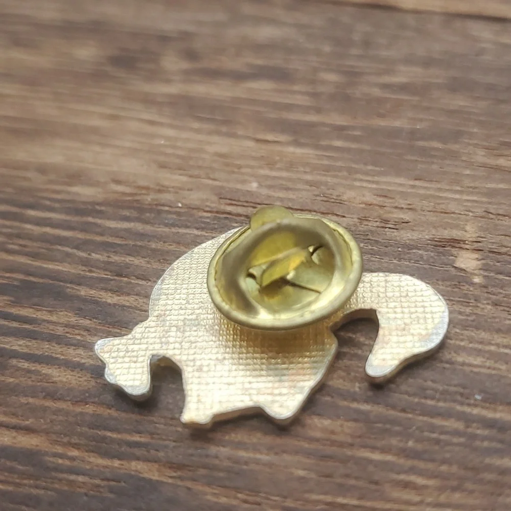 Mother goose nursery‎ vintage pin B514